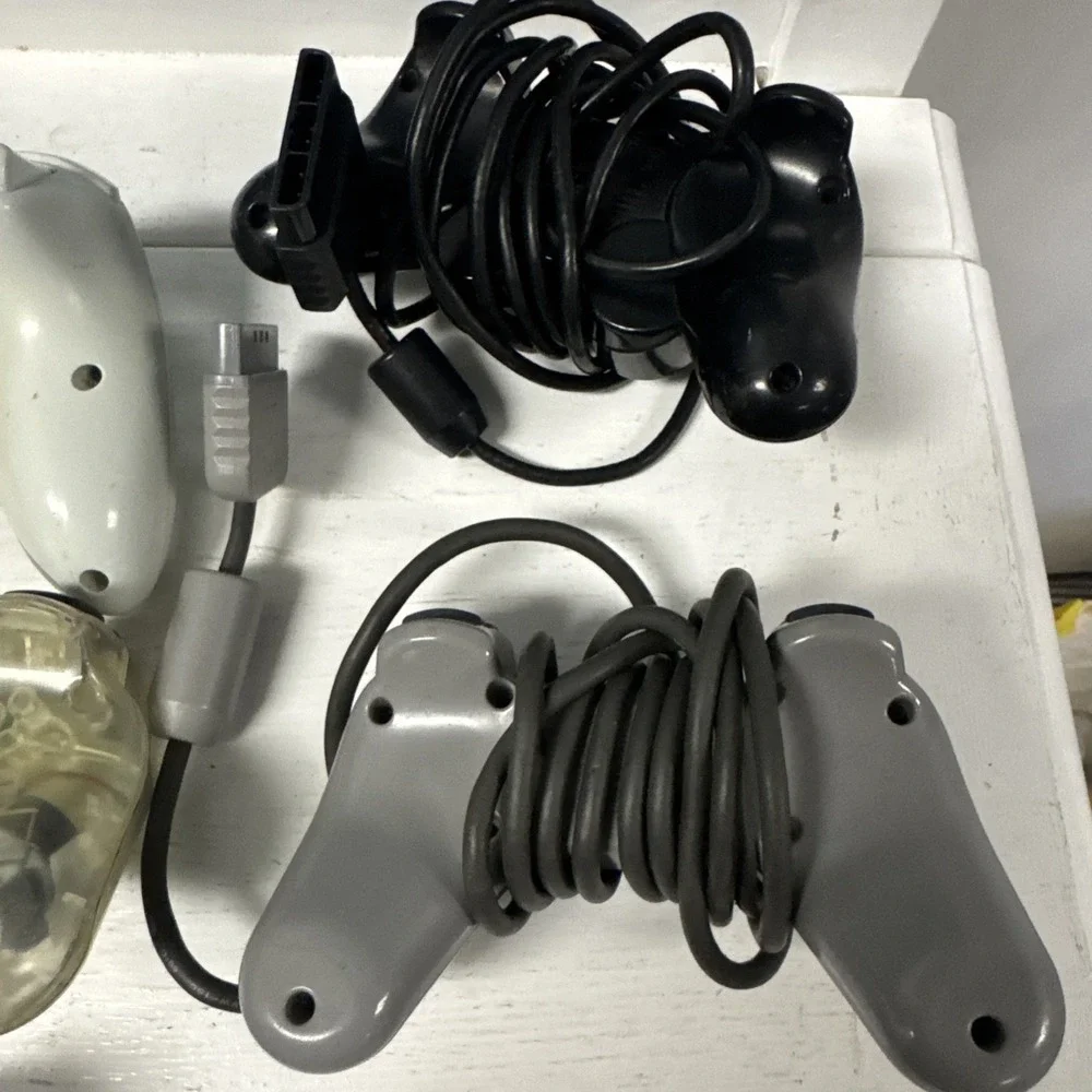 Lot of UNTESTED 8 Controllers‎ Xbox Sony Playstation Game Stop As Is For Parts